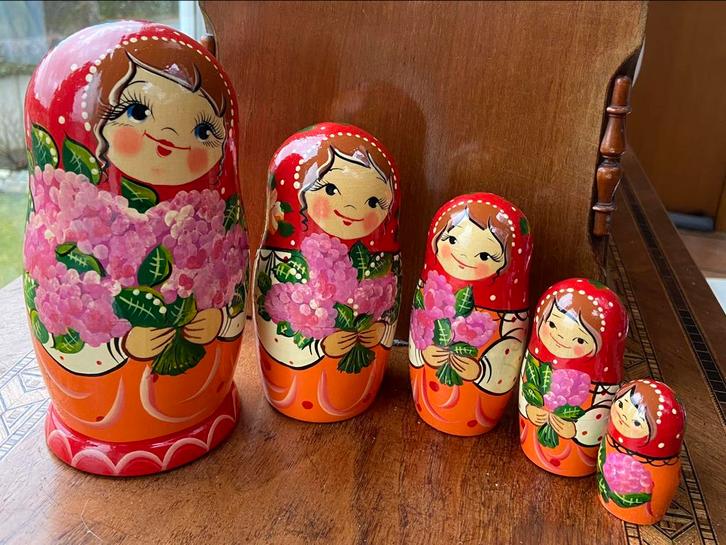 Grande Matriochka. 17 cm. Poupées russes. 5 pcs.Fait main., Antiquités & Art, Art | Autres Art, Enlèvement ou Envoi