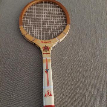 Authentieke vintage houten tennisracket  uit jaren 60  beschikbaar voor biedingen