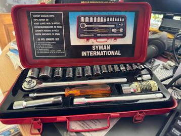Syman international Multidriver in originele metalen doos beschikbaar voor biedingen