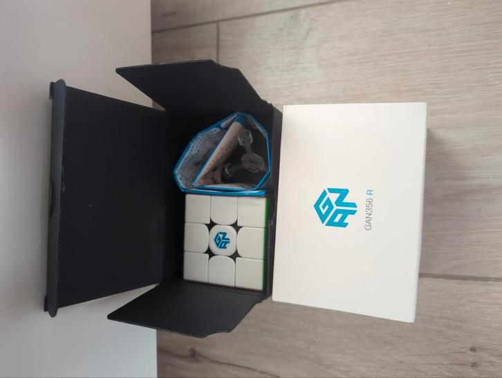 GAN 356 R 3x3 Speedcube – Nieuw in doos – €12 p/st – 4 besch, Hobby en Vrije tijd, Denksport en Puzzels, Nieuw, Ophalen