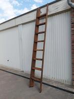 Houten ladder met mooi "patin", Doe-het-zelf en Bouw, Ladders en Trappen, Ophalen, Zo goed als nieuw, Ladder