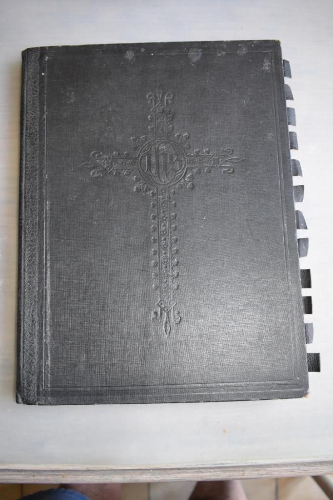 Missae defunctorum, Antiquités & Art, Antiquités | Livres & Manuscrits, Envoi