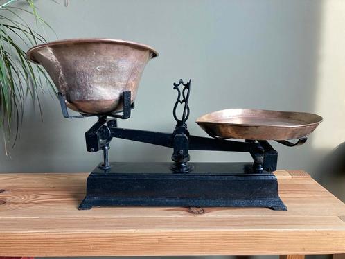 Decorative antieke weegschaal. Balansschaal., Antiek en Kunst, Antiek | Keukengerei, Ophalen