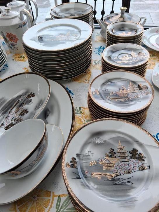 servies Hayasi Kutani 12 pers, Antiek en Kunst, Antiek | Servies compleet, Ophalen