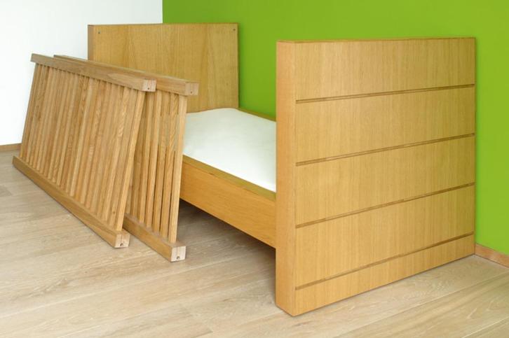 Prachtig eigentijds massief houten kinderbed, Kinderen en Baby's, Kinderkamer | Bedden, Zo goed als nieuw, 140 tot 160 cm, 70 tot 85 cm