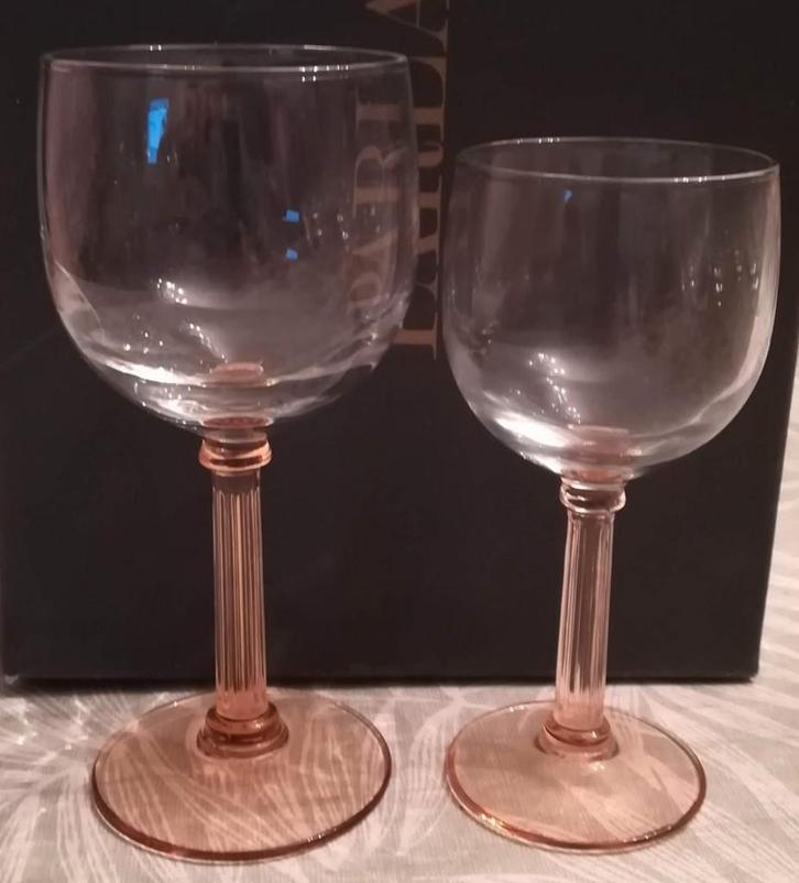 Vintage 8 grote en 8 kleine glazen Luminarc met roze voet, Verzamelen, Glas en Drinkglazen, Zo goed als nieuw, Overige typen, Ophalen of Verzenden