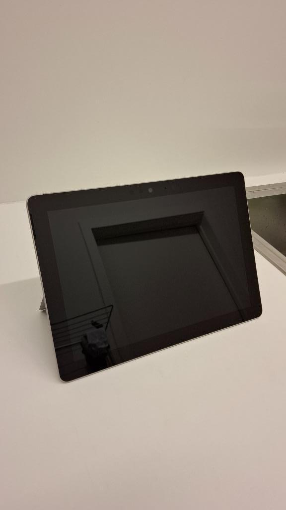 Microsoft Surface Go 1 (Windows 11), Computers en Software, Windows Tablets, Gebruikt, Wi-Fi, 10 inch, 64 GB, Uitbreidbaar geheugen