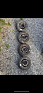 4 winterbanden gemonteerd op Opel Meriva-velgen, Ophalen, Zo goed als nieuw