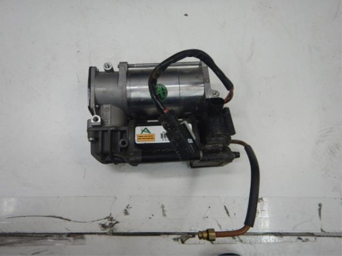 Compressor Mercedes C-Klasse (22739121), Auto-onderdelen, Overige Auto-onderdelen, Gebruikt, Ophalen of Verzenden