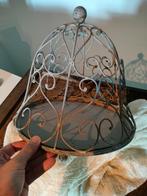 Decoratieve schotel met stolp in metaal, Ophalen of Verzenden, Zo goed als nieuw
