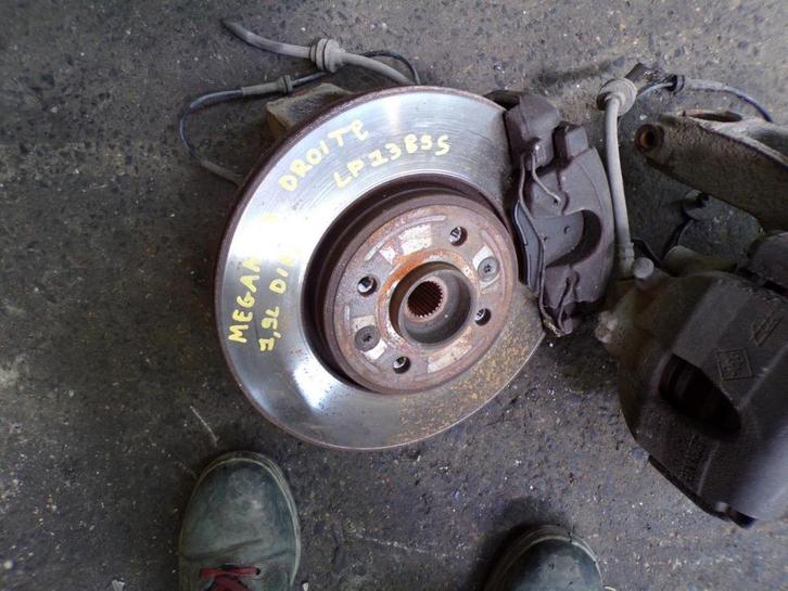 Moyeu avant droit Renault Mégane 2 1.9DCi 85kw 2006-2009, Autos : Pièces & Accessoires, Freins & Transmission, Renault, Utilisé