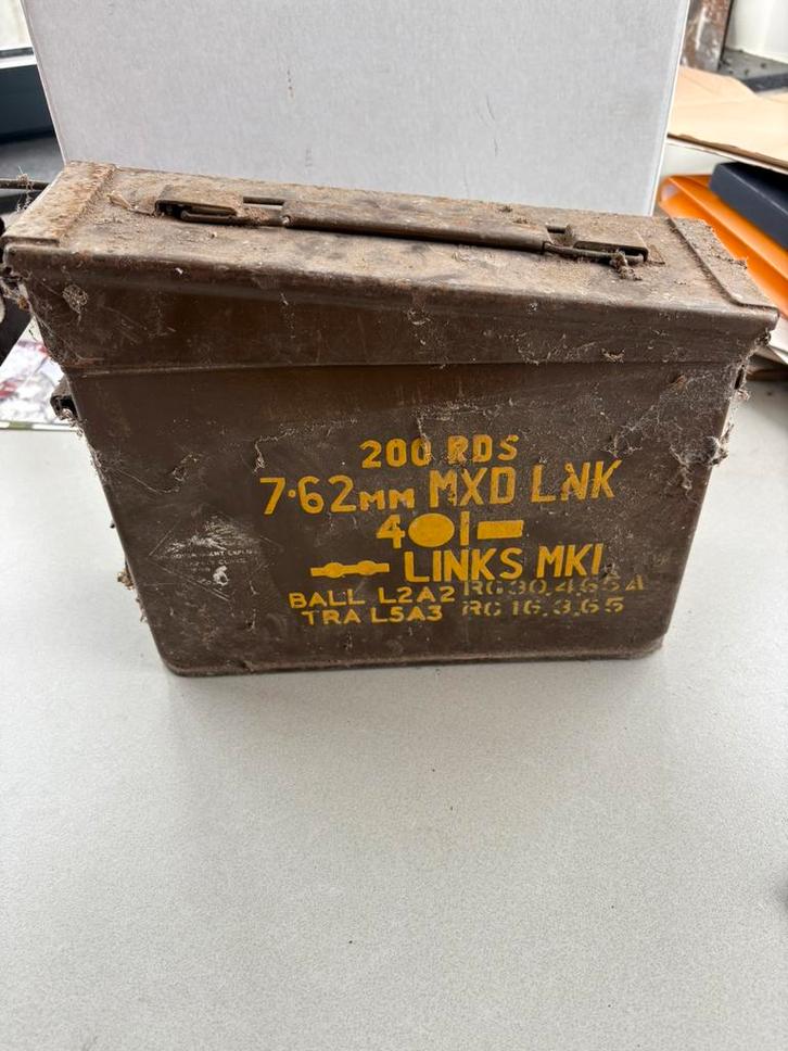 Britse munitiekist 7,62 mm NATO (200 rds) –Radway Green 1965, Verzamelen, Militaria | Algemeen, Verzenden
