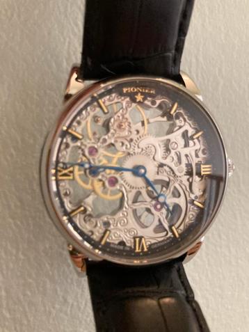 Pionier Tokyo: Skeleton dial horloge beschikbaar voor biedingen