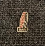 PIN - BAR TABAC - TABAK - SIGARETTEN - CIGARETTES, Verzenden, Gebruikt, Overige onderwerpen, Speldje of Pin