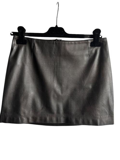 Jupe Theory en cuir noir taille 2, Vêtements | Femmes, Jupes, Comme neuf, Taille 34 (XS) ou plus petite, Noir, Au-dessus du genou