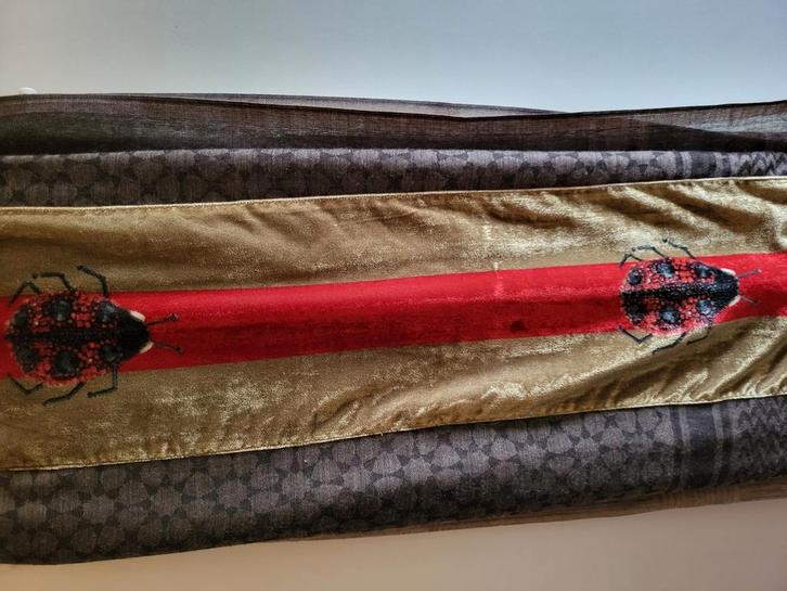 Nieuwe sjaal merk Yess, Kleding | Dames, Mutsen, Sjaals en Handschoenen, Nieuw, Sjaal, Ophalen of Verzenden