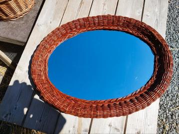 rotan spiegel ovaal beschikbaar voor biedingen