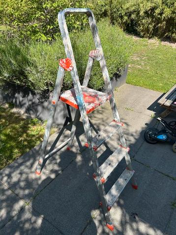 Alu trapladder 4 tredes heel licht maar stevig