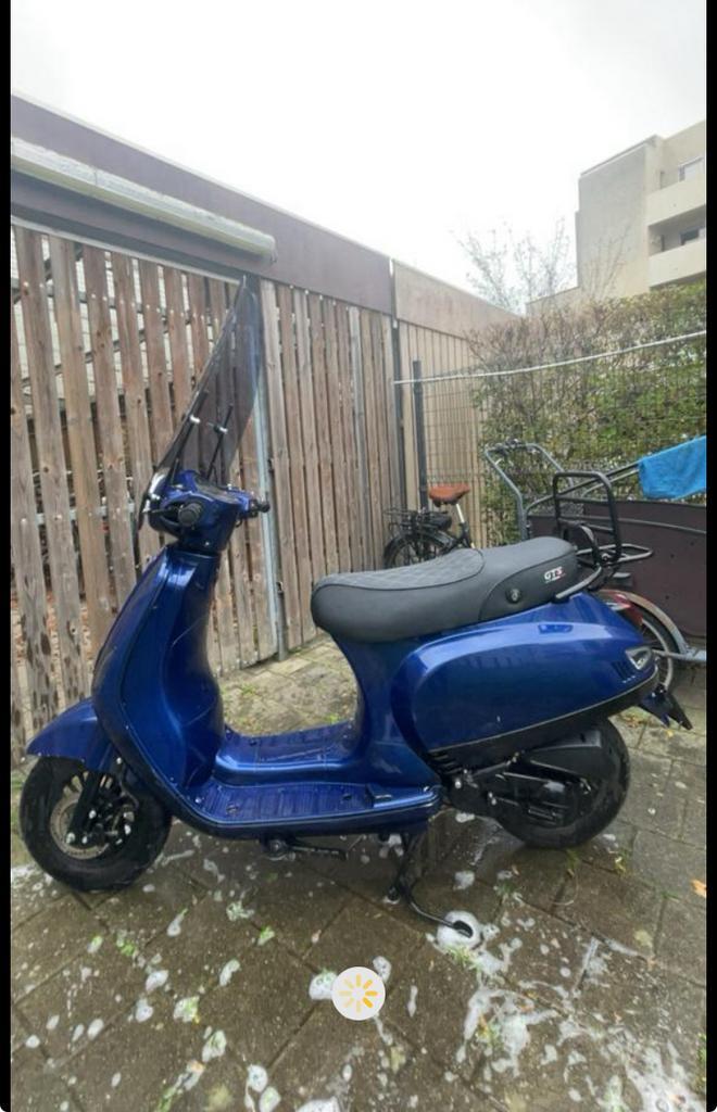 Gts toscana 2022, Fietsen en Brommers, Snorfietsen en Snorscooters, Zo goed als nieuw, Ophalen of Verzenden