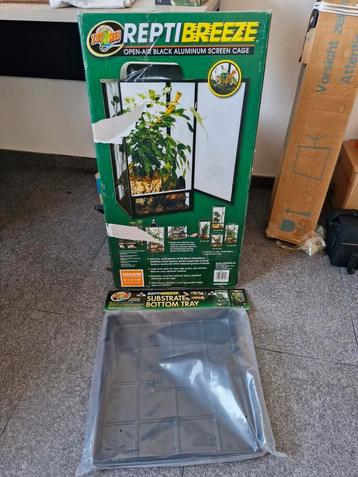 Reptibreeze 41x41x76 + substrate bottom tray beschikbaar voor biedingen