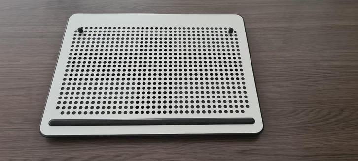 Laptopstandaard met actieve koeling / Laptopcooler, Computers en Software, Laptopstandaarden, Nieuw, Ophalen