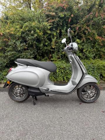 Vespa Primavera Elettrica 45 nieuw beschikbaar voor biedingen