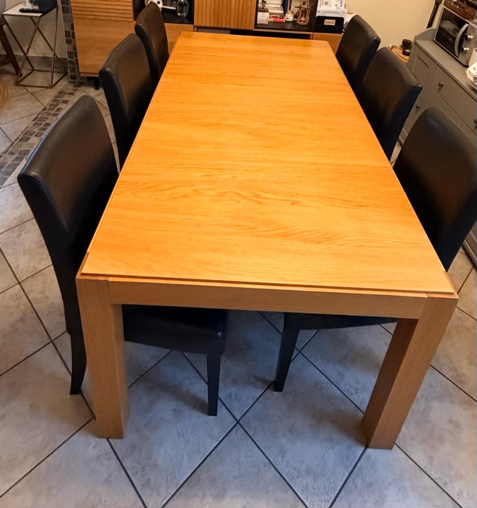 Table à manger en bois [HABITAT], Maison & Meubles, Table à manger en bois [HABITAT], 150 à 200 cm, Cinq personnes ou plus, 150 à 200 cm