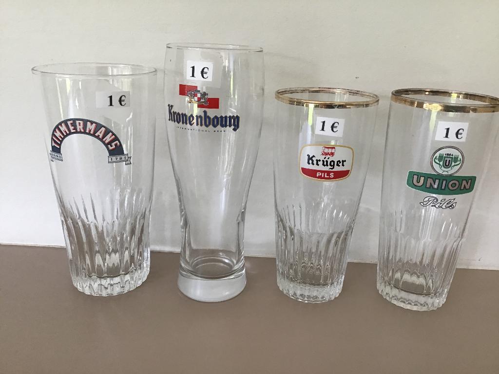 50 verres à bière différents à 1 euro chacun, Collections, Verres & Petits Verres, Enlèvement ou Envoi, Comme neuf