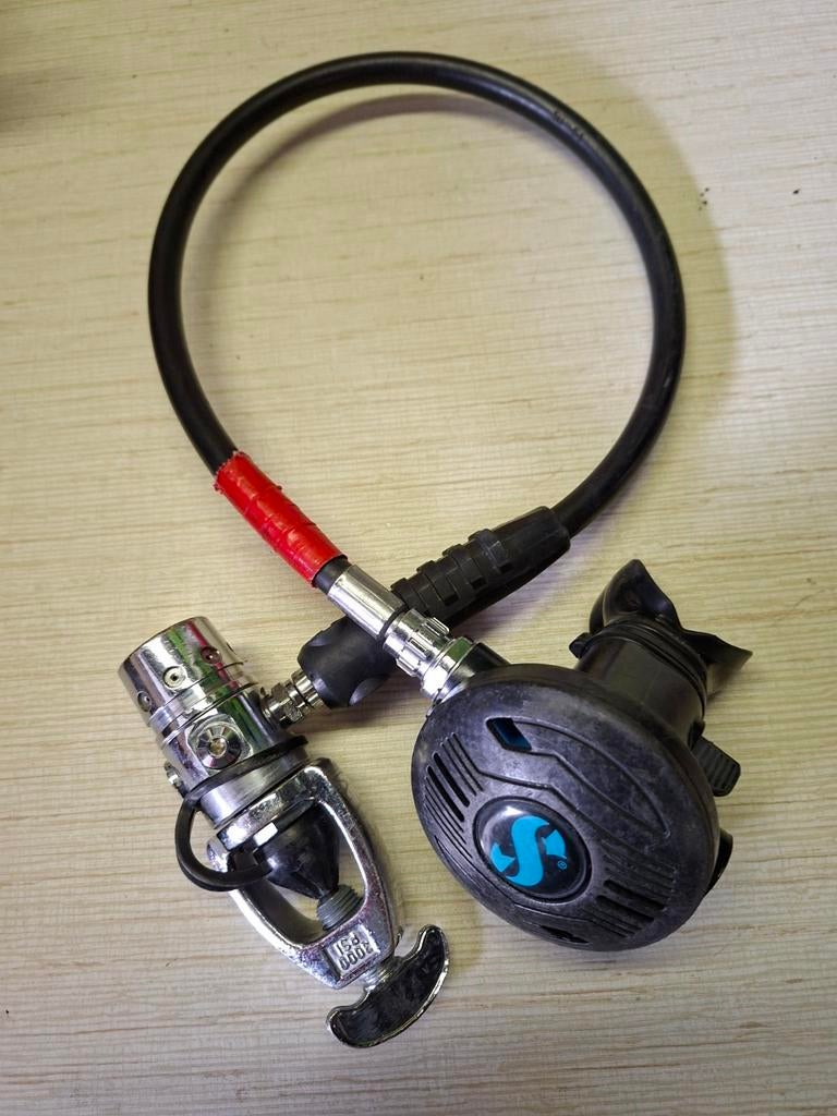 Zwembadontspanner Duiken, Ophalen