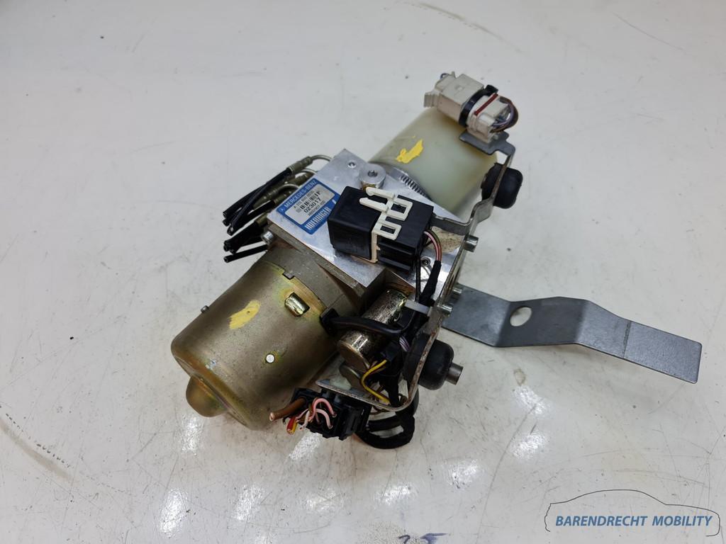 Moteur de toit Mercedes SLK R170 cabriolet 1708000030 d'orig, Mercedes-Benz AG, Mercedes-Benz, Utilisé, Mercedesstrasse 120
70372  Stuttgart, DE