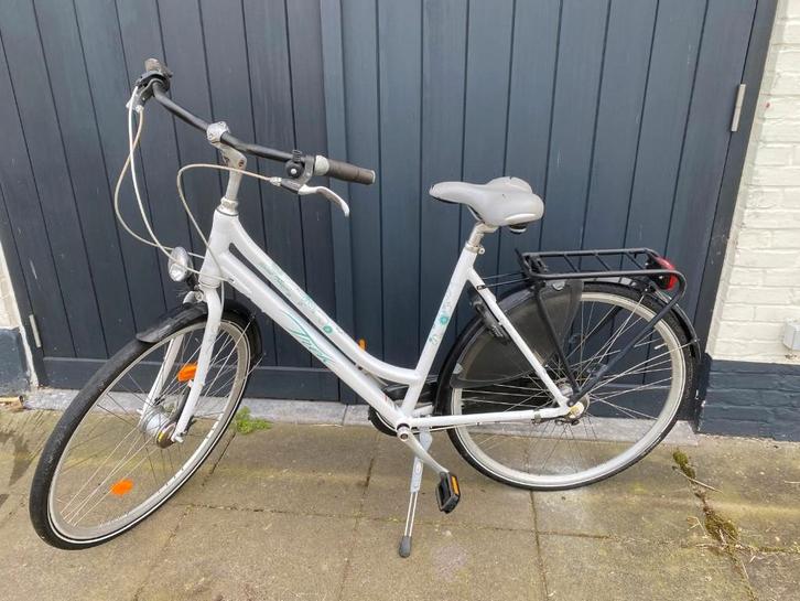 Mooie witte meisjesfiets - merk Trek, Fietsen en Brommers, Fietsen | Dames | Damesfietsen, Gebruikt, Overige merken, Versnellingen