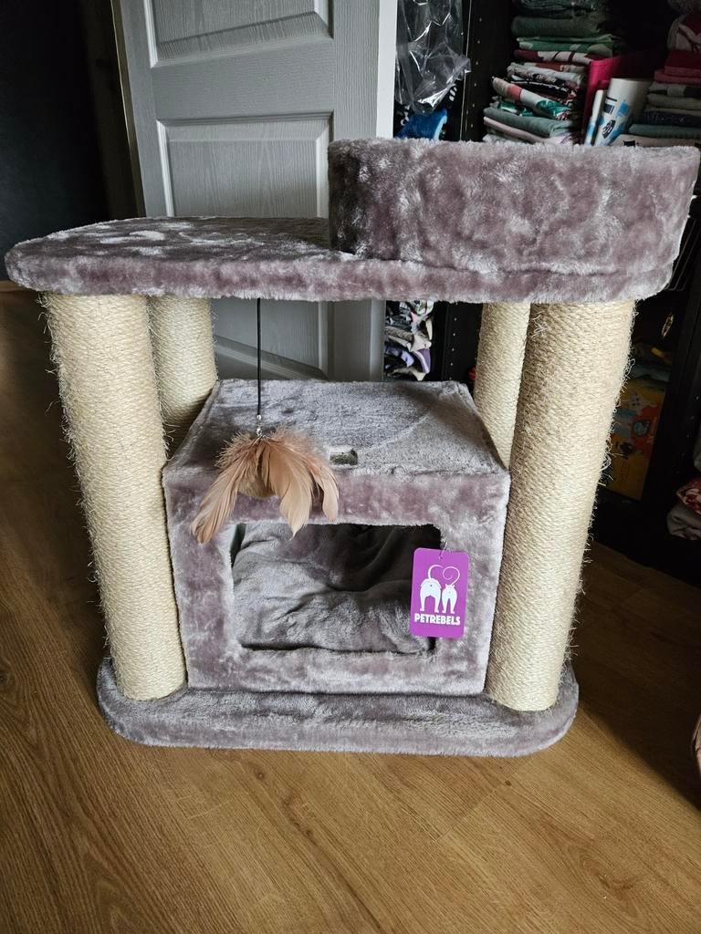 Petrebels krabpaal Villa 64, Enlèvement, Griffoir