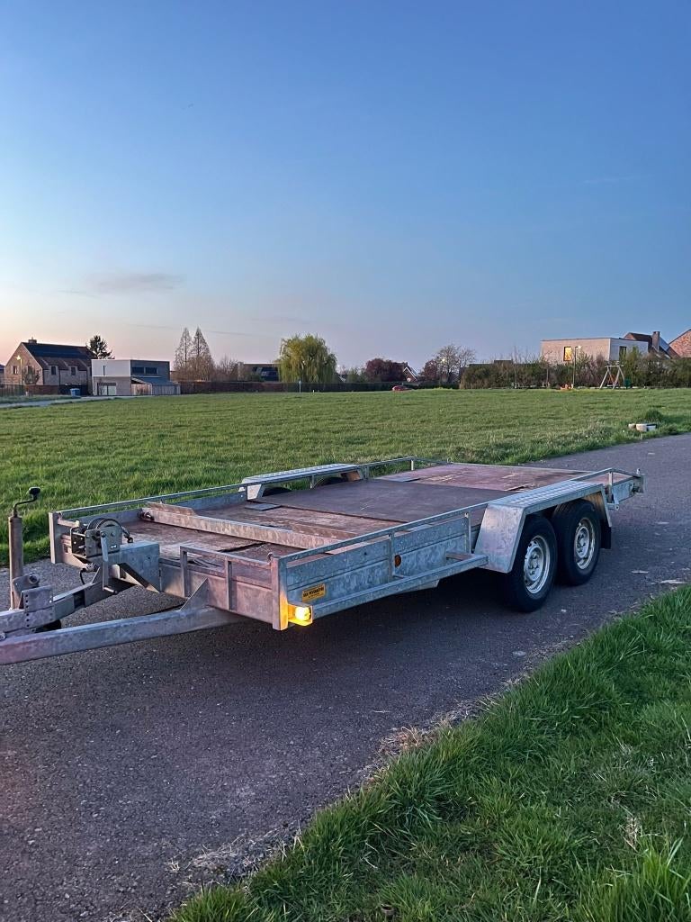 Plateau aanhangwagen, Ophalen