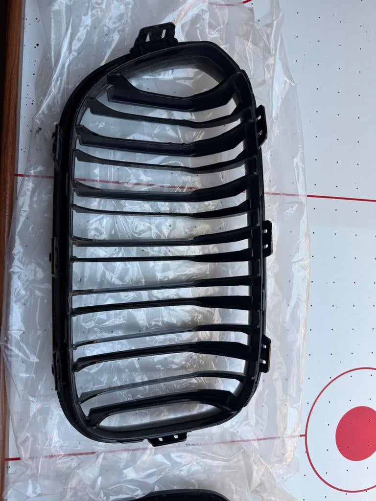 Calandre M noire bmw f20 LCi, Autos : Pièces & Accessoires, Enlèvement, BMW