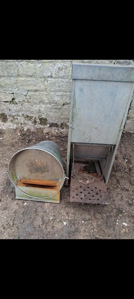 Kippen eenden ganzen dieren eetbak drinkbak bieden, Ophalen