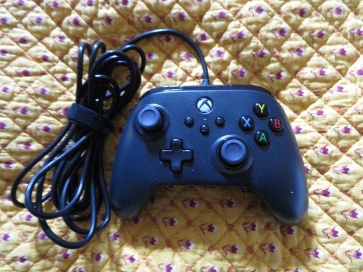 Manette filaire PowerA pour Xbox Series X|S, Consoles de jeu & Jeux vidéo, Consoles de jeu | Xbox | Accessoires, Neuf, Xbox Series X