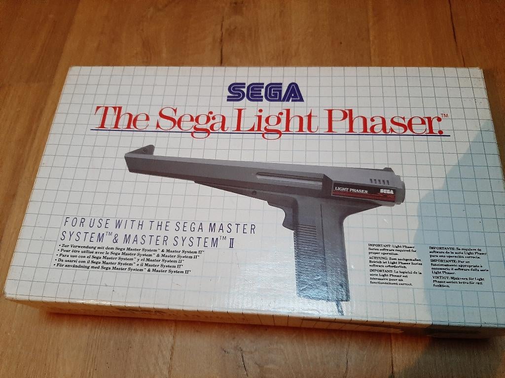 Sega Light Phaser + Sega Master System 2, Games en Spelcomputers, Ophalen, Master System, Met 2 controllers, Gebruikt