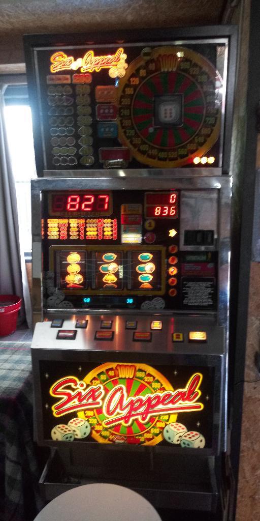 Jeu de grotte Six Appeal (Café) Man, Collections, Machines | Machines à sous, Utilisé, Euro, Avec clés, Enlèvement