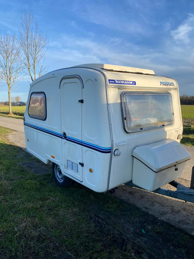 Caravan predom, 475 kg + recente voortent, Caravanes & Camping, Caravanes, Particulier, Predom, Toit relevable, Enlèvement