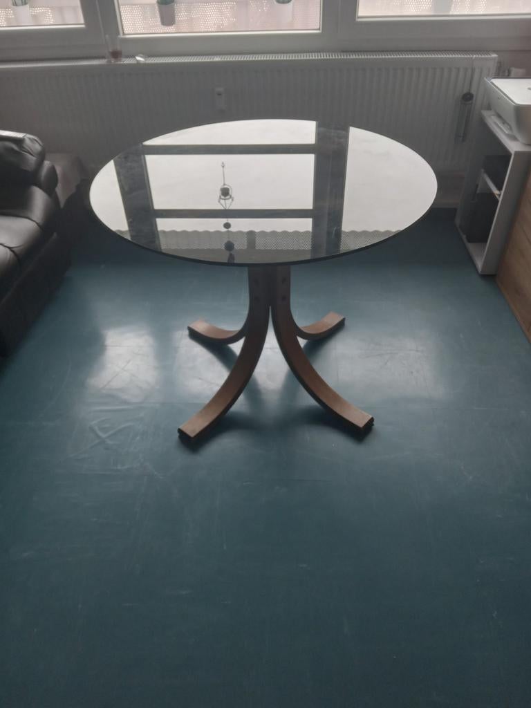 Tafel in de woonkamer, Ophalen, Glas