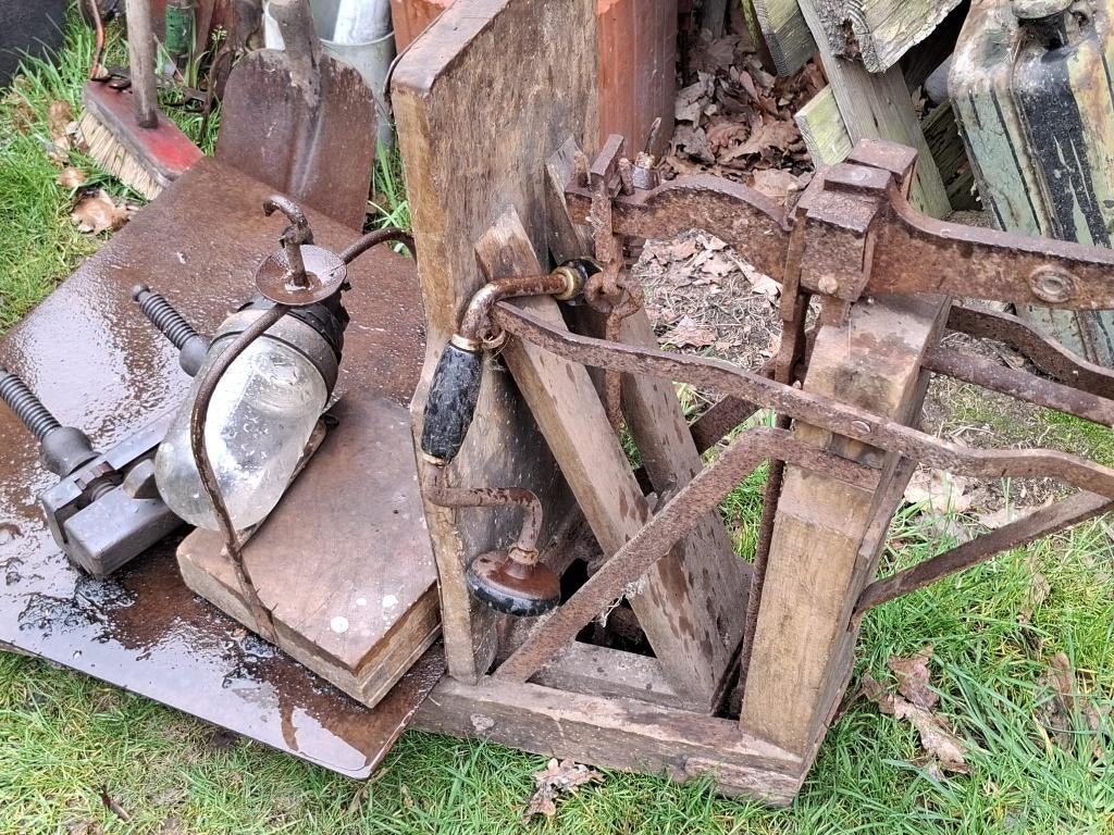 Antieke bietenmolen, bascule,  landbouw handgereedschap, Ophalen, Gebruikt