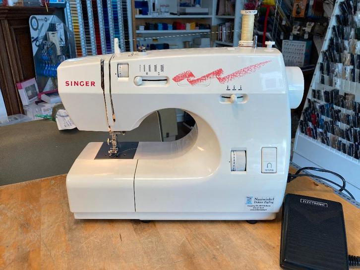 Singer 342 - Zigzag machine met vrije arm, Hobby en Vrije tijd, Naaimachines en Toebehoren, Zo goed als nieuw, Naaimachine, Singer