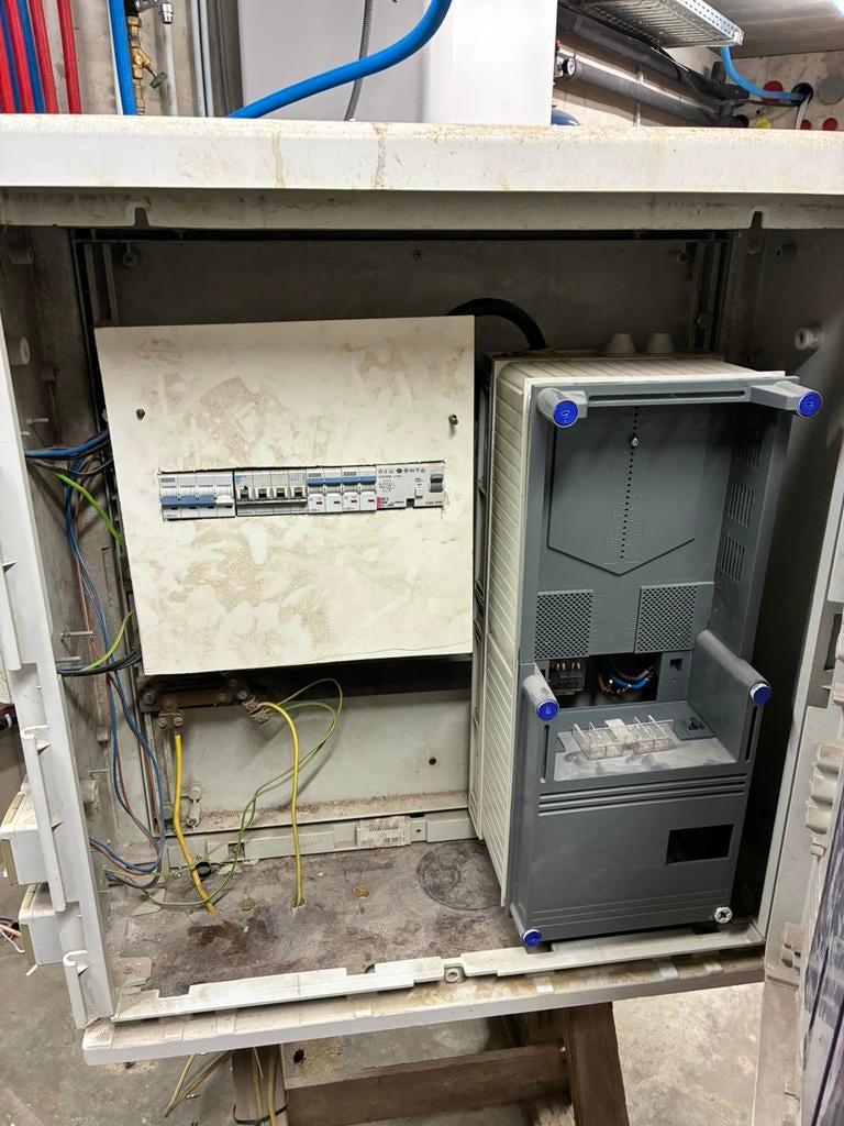 Te koop: Werfkast – gekeurd en klaar voor gebruik (€250), Ophalen, Gebruikt, Stopcontact