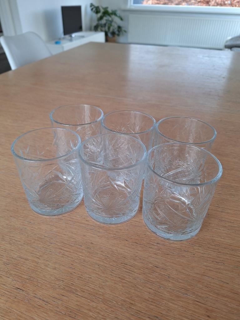 Blomus glazen, Enlèvement