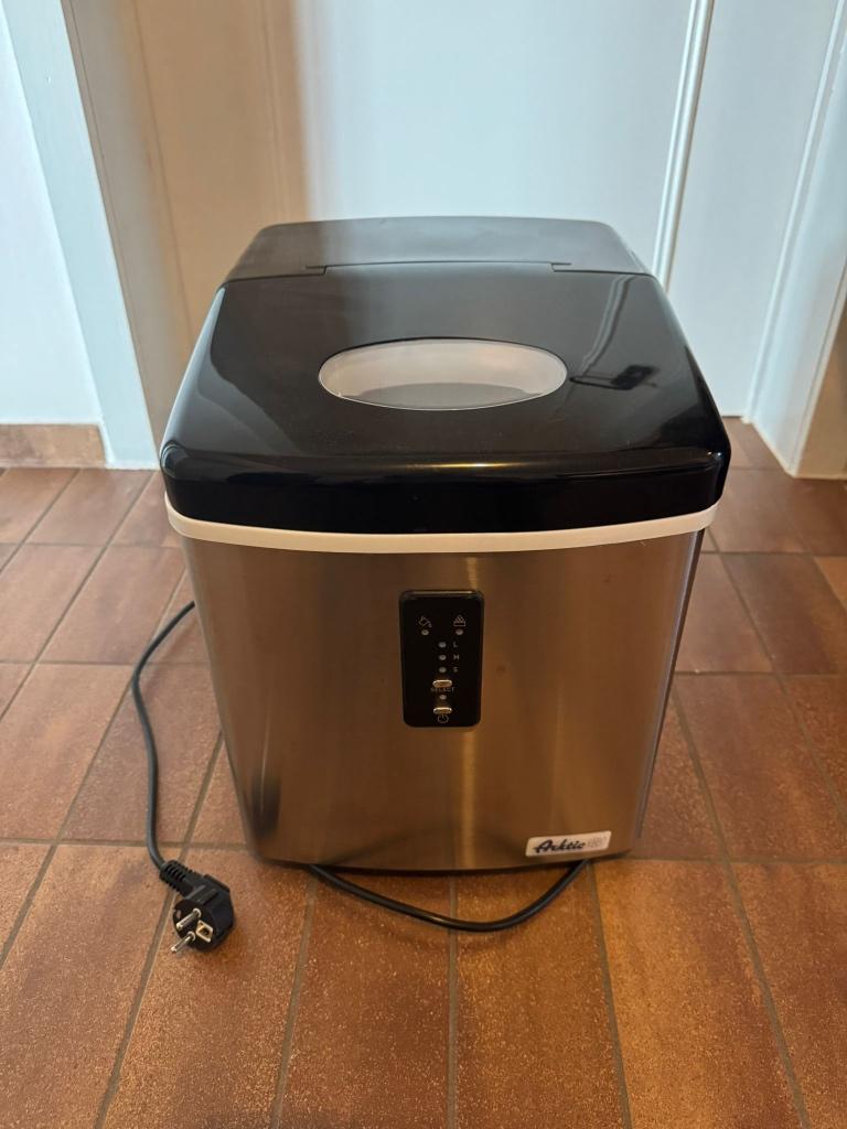 IJsblokjesmachine, Ophalen, Gebruikt, Koelen en Vriezen