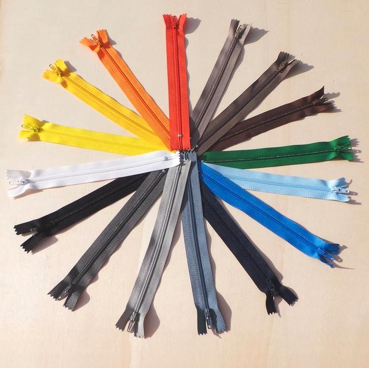 Promo! 520) 16 stukken ritsen van 18cm, Hobby en Vrije tijd, Naaien en Fournituren, Nieuw, Rits of Sluiting, Ophalen of Verzenden