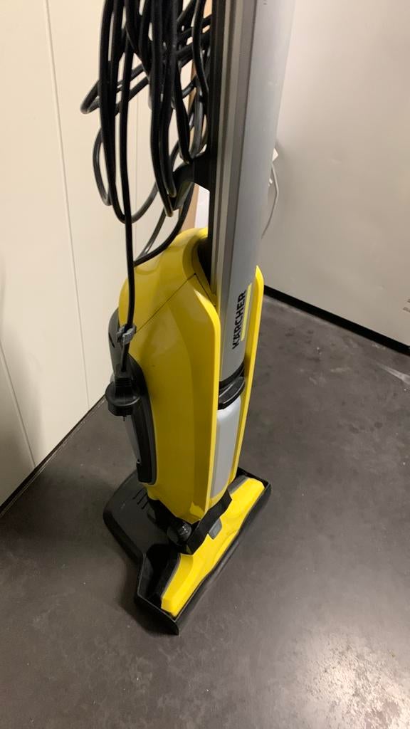 Karcher vloerreiniger, Doe-het-zelf en Bouw, Reinigingsmachines, Ophalen, Zo goed als nieuw