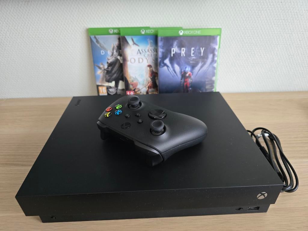 Xbox one X 1TB + 3 GAMES, Consoles de jeu & Jeux vidéo, Consoles de jeu | Xbox | Accessoires, Utilisé, Xbox One, Enlèvement