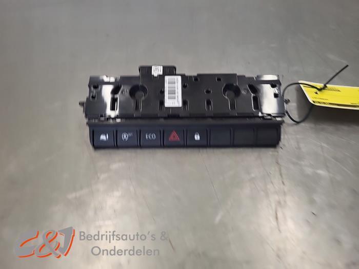 Paniekverlichtings Schakelaar van een Renault Master, Auto-onderdelen, Dashboard en Schakelaars, Renault, Gebruikt, 3 maanden garantie