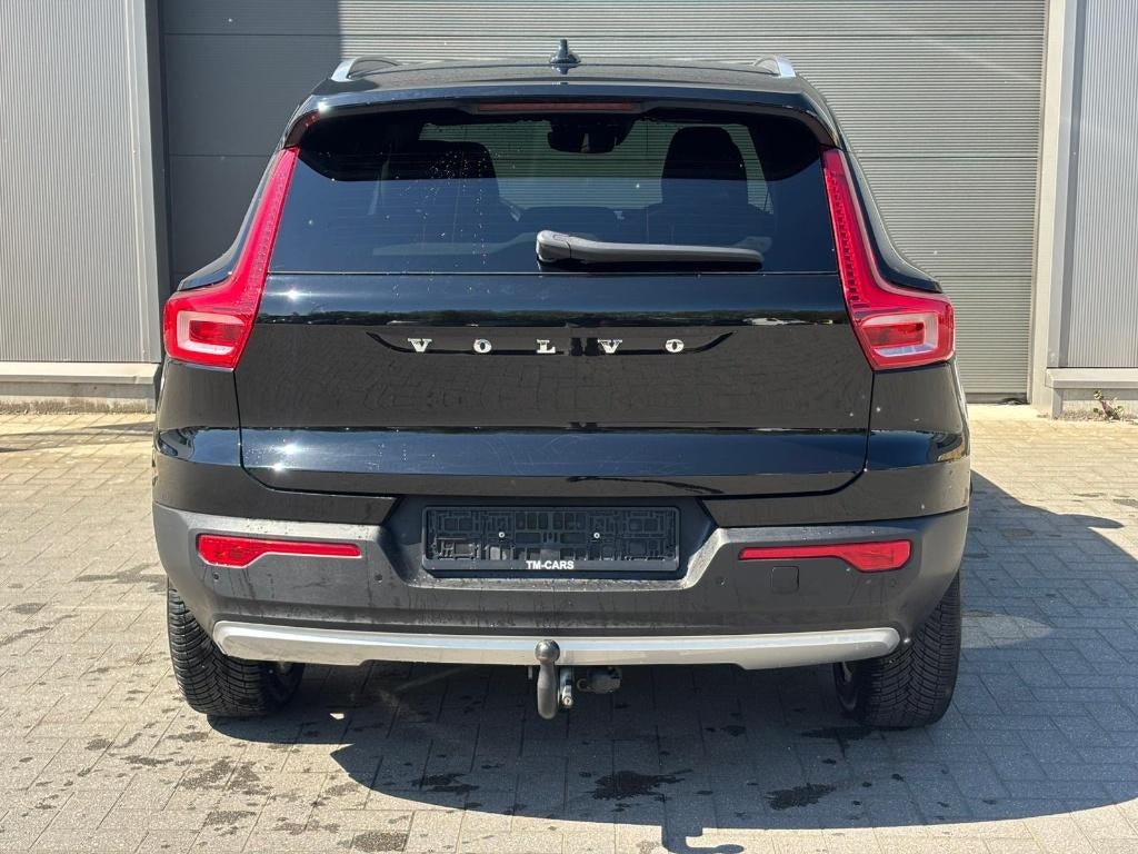 Volvo XC40 benzine automaat 163pk, 4 cilinders, Leder en Stof, Zwart, 120 kW